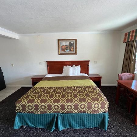 Americas Best Value Inn Hanford Exteriör bild
