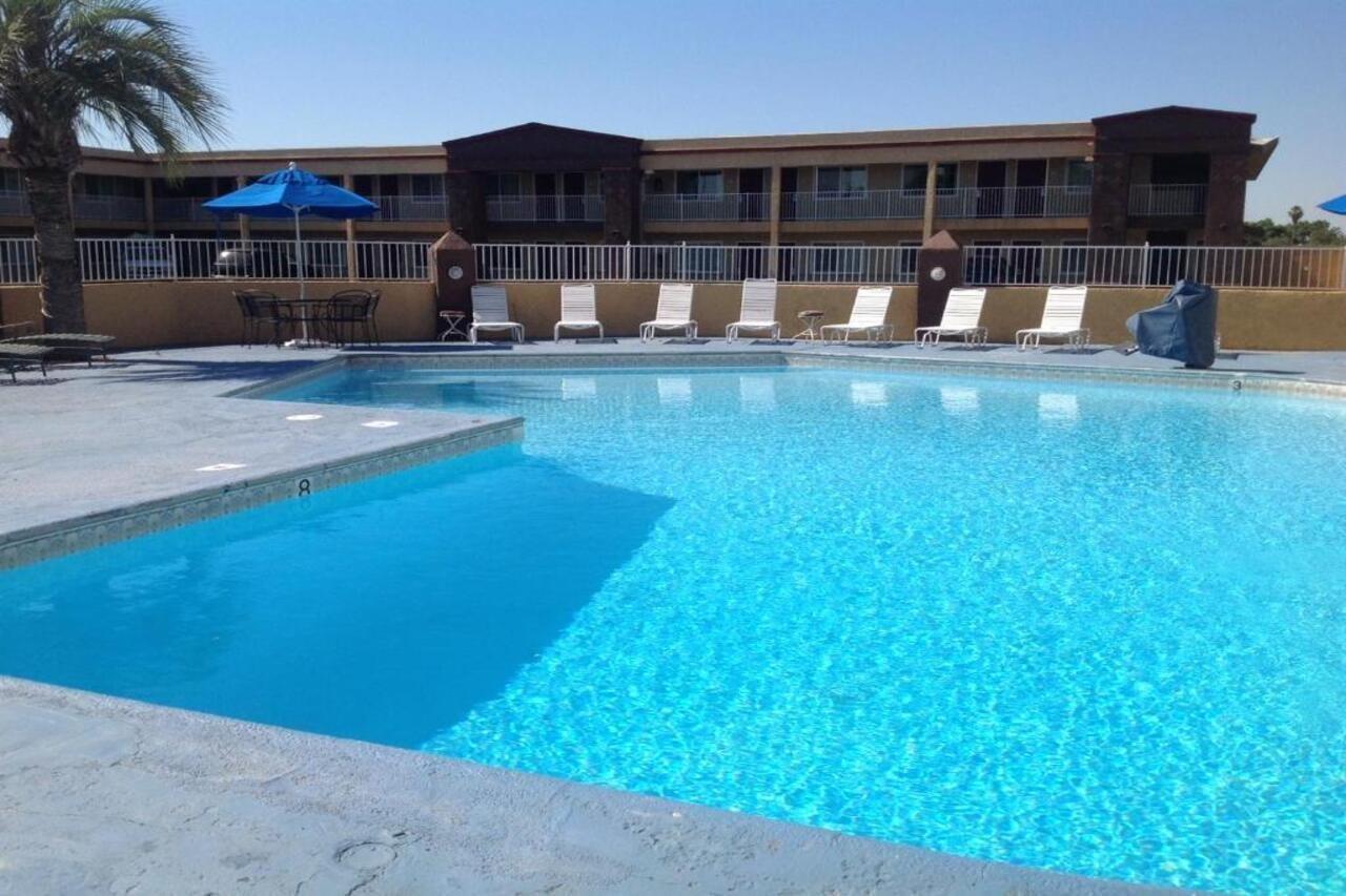 Americas Best Value Inn Hanford Exteriör bild