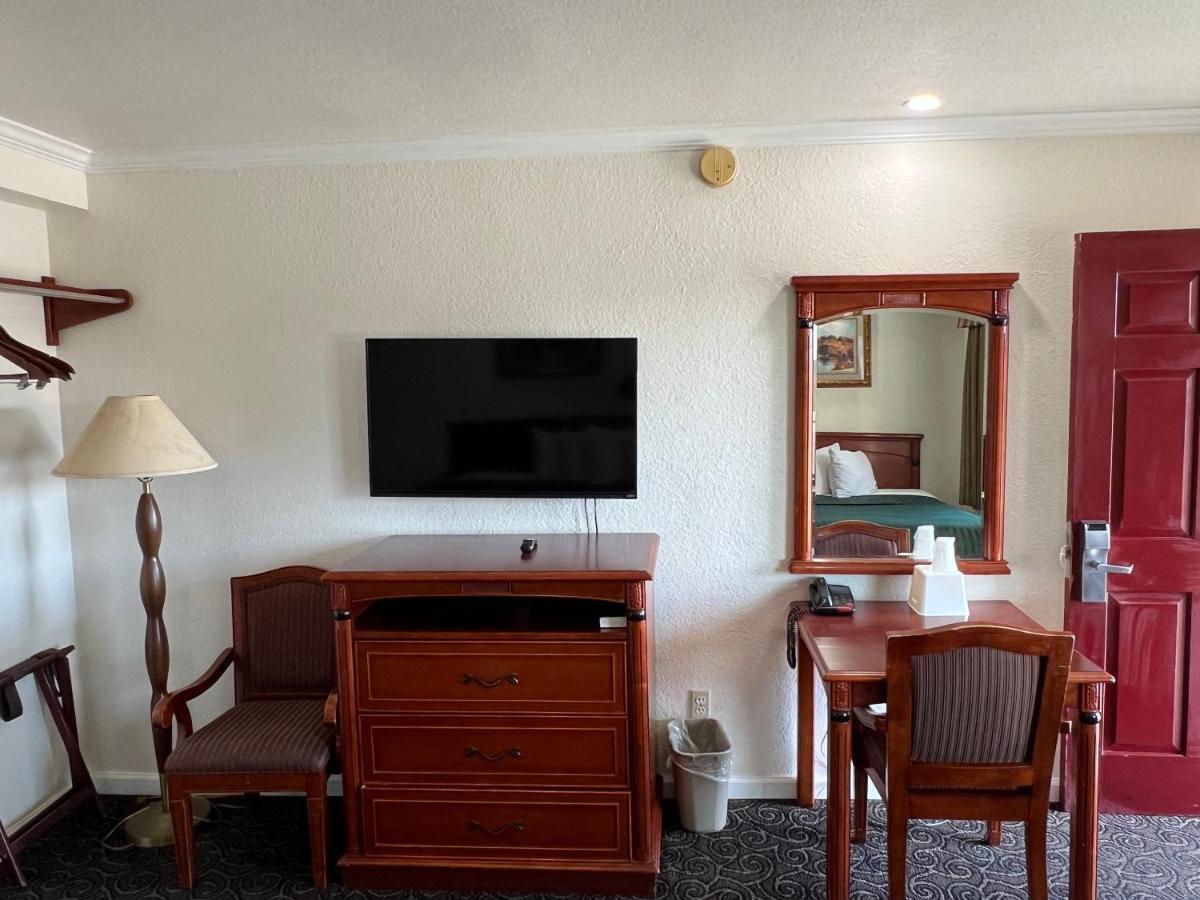 Americas Best Value Inn Hanford Exteriör bild